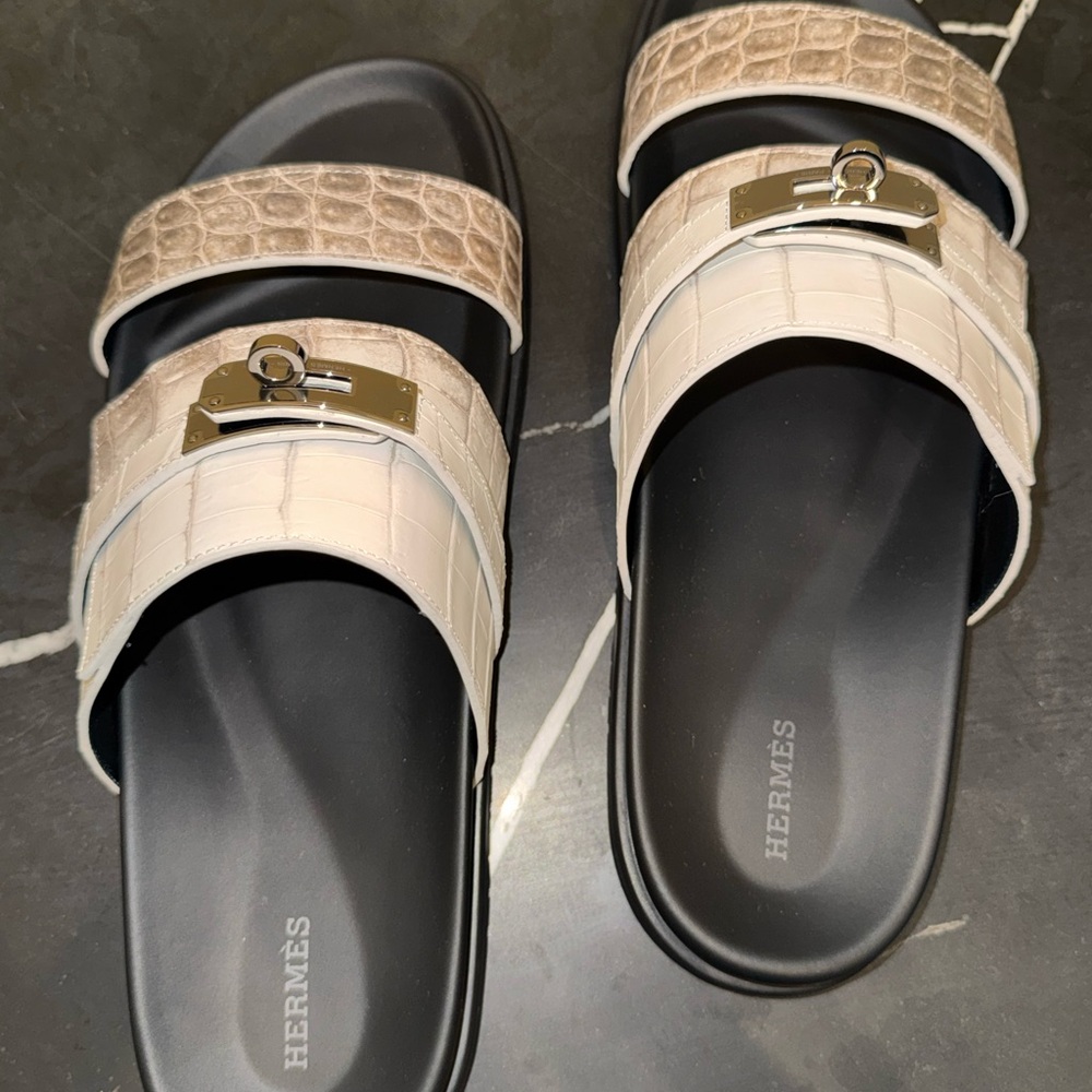 Hermes 2025 Jackson’s in Himalaya on Ruthenium Hardware (Size 46) - Picture 2 of 11